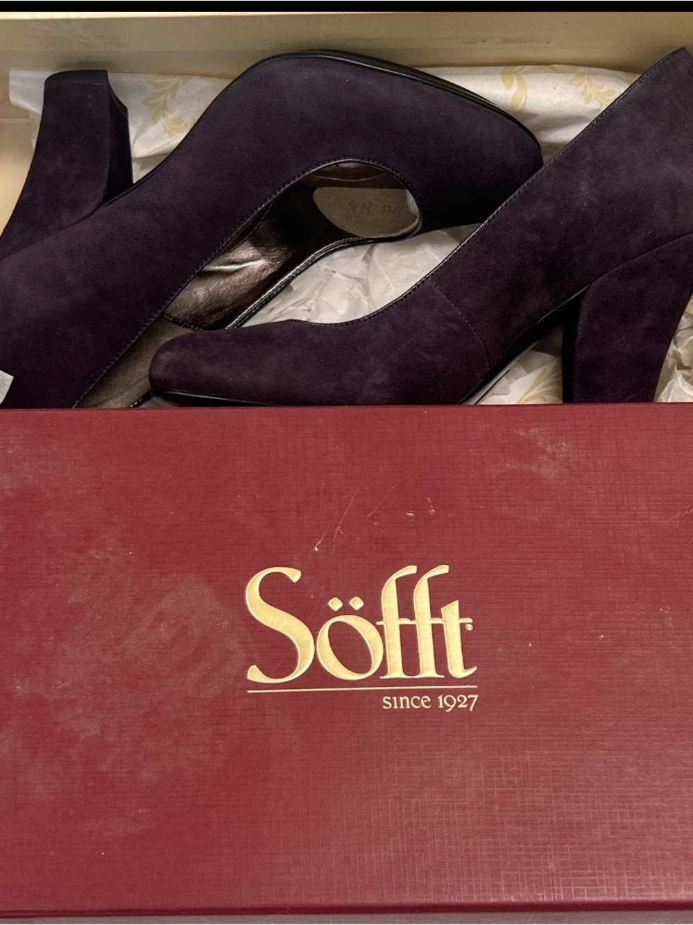 Söfft Grape Suede Block Heel Pumps - Size 8 ***Never worn. - NWT